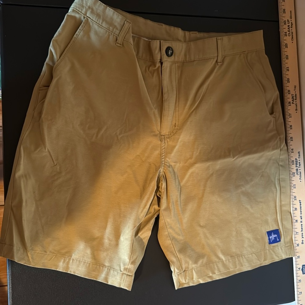 Men’s tan guy Harvey shorts